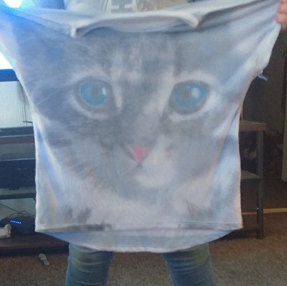 Shirt with cat face